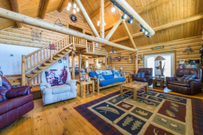 Log cabin- Lake- kayaks- close to South Haven
